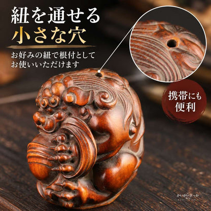 ツゲ材 手彫り 麒麟 根付 置物 縁起物 伝統工芸 アンティーク調 茶色 木彫り 彫刻 ハンドメイド コレクション インテリア 飾り 贈り物 手のひらサイズ